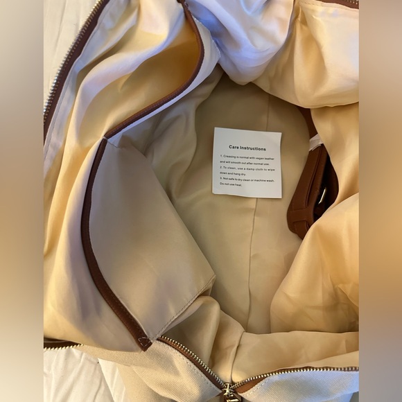 🆕 Canvas Weekender - Picture 7 of 9